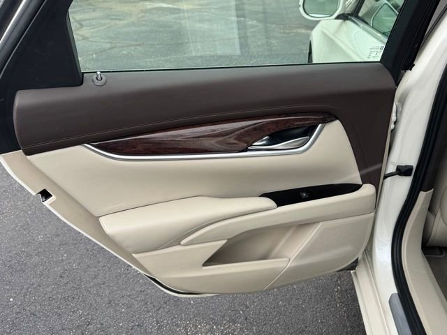 Used 2013 Cadillac XTS Luxury w/ Driver Awareness Package image 13