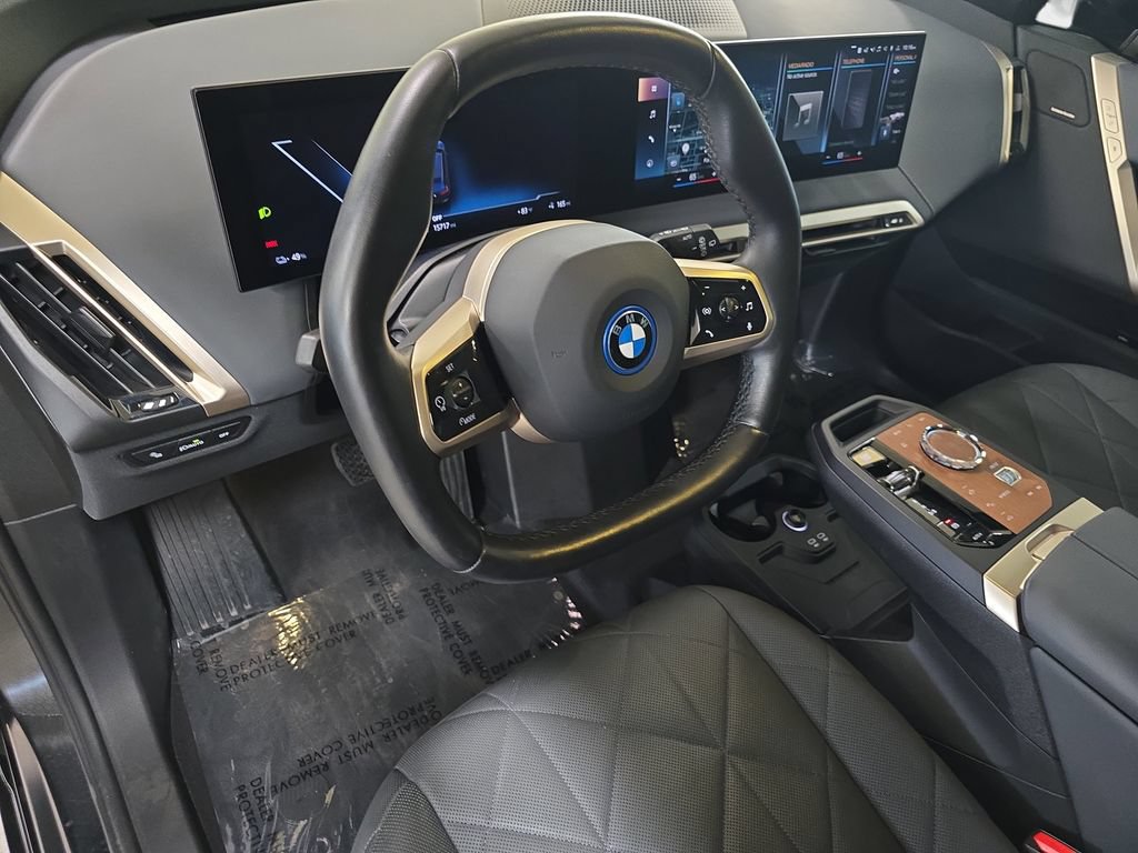 Used 2023 BMW iX xDrive50 w/ Ultimate Package 2 AWD/4WD image 19