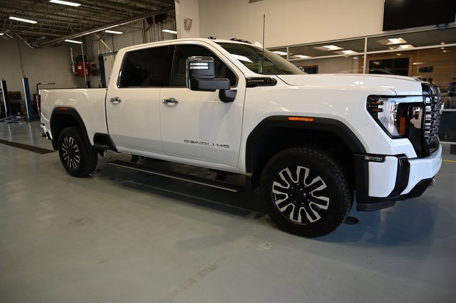 New 2026 GMC Sierra 2500 Denali Ultimate w/ Max Trailering Package image 14