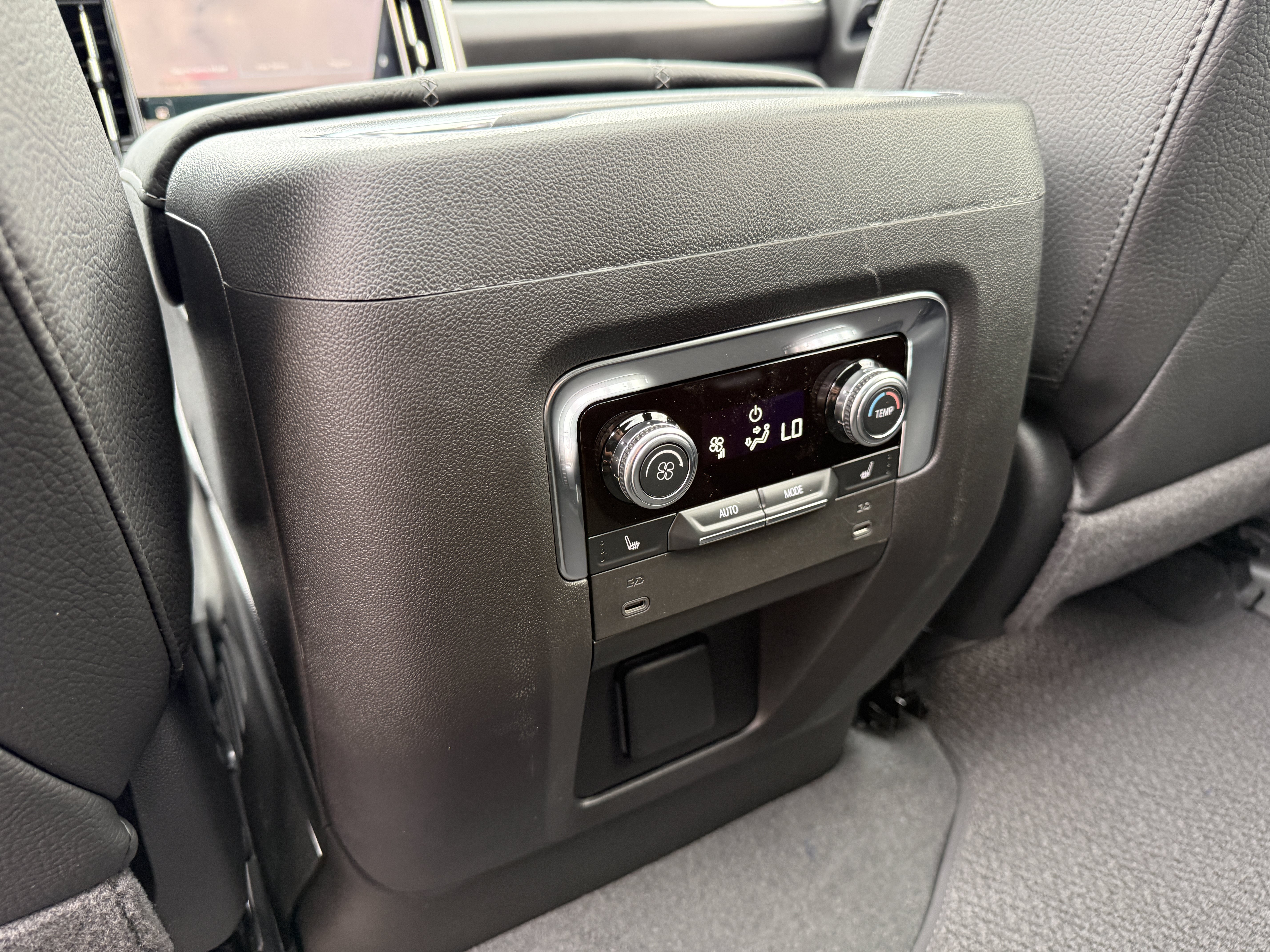New 2027 GMC Yukon XL Denali AWD/4WD image 19