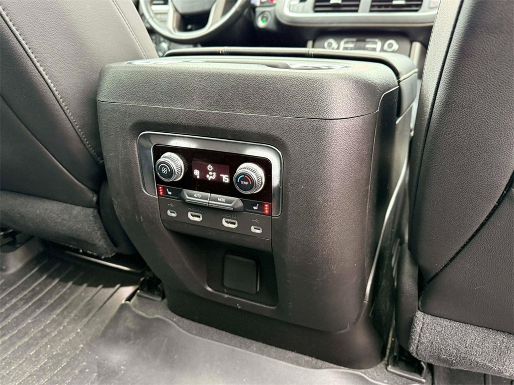 Used 2021 GMC Yukon AT4 w/ AT4 Premium Package image 23
