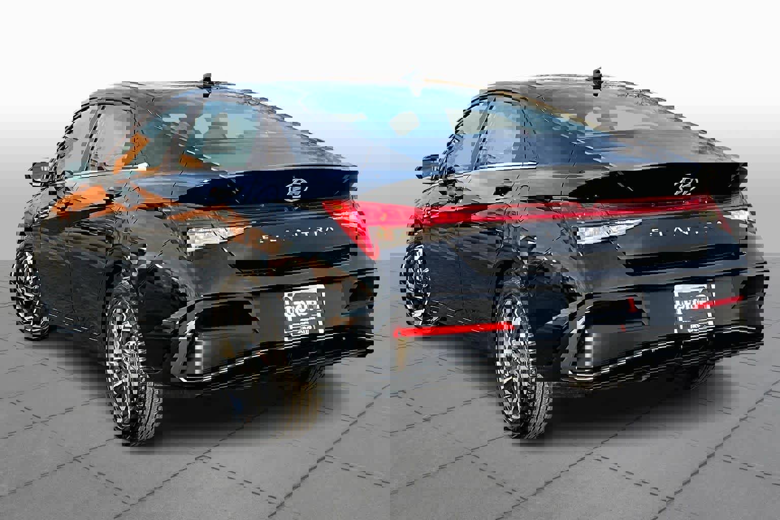 Used 2024 Hyundai Elantra SEL w/ Convenience Package image 11