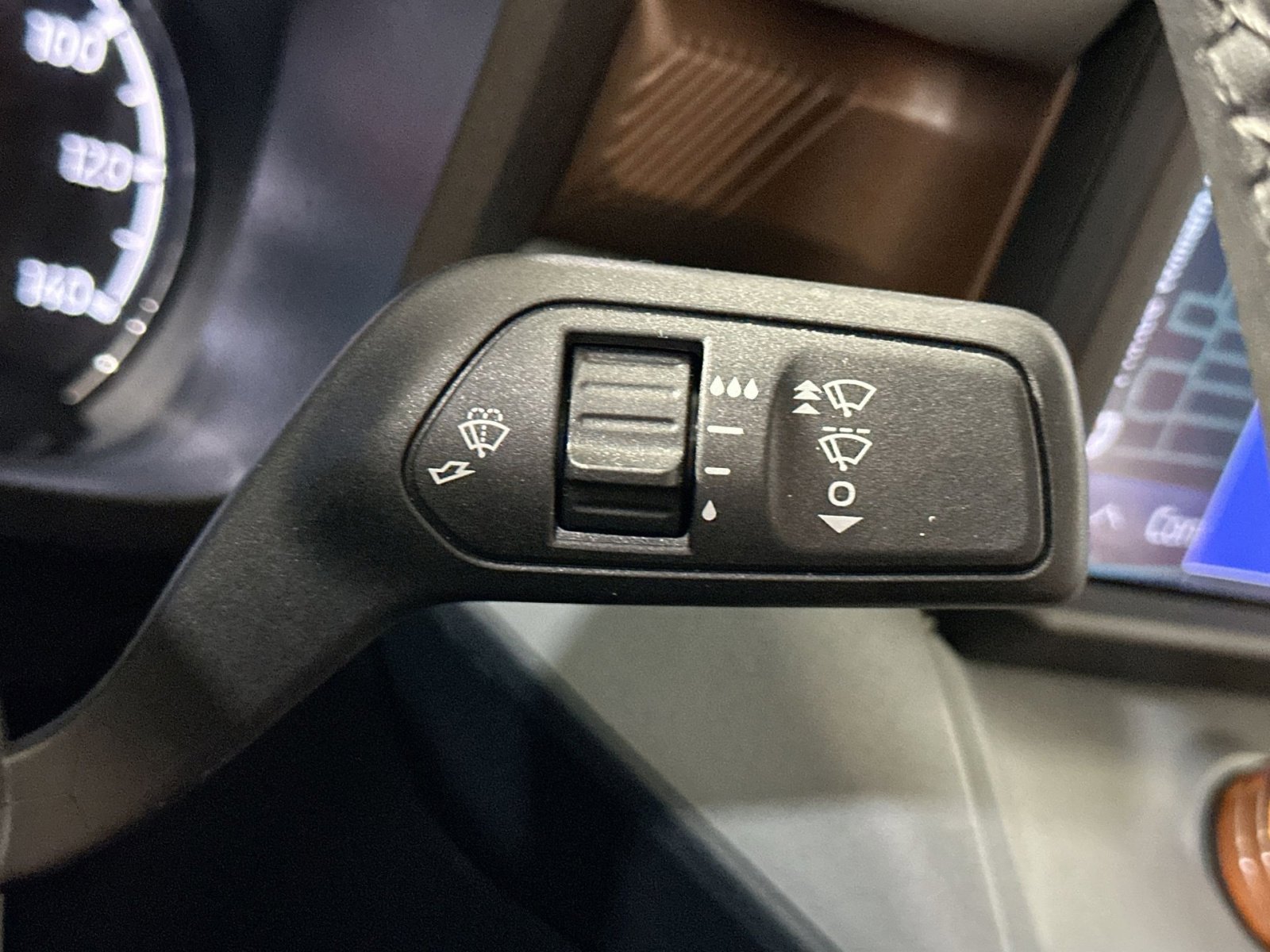 Used 2023 Ford Maverick Lariat w/ Lariat Luxury Package image 29