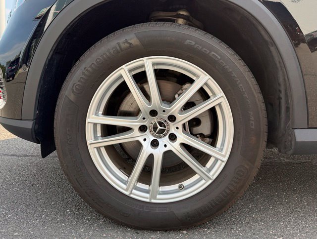 Used 2023 Mercedes-Benz GLC 300 4MATIC image 11
