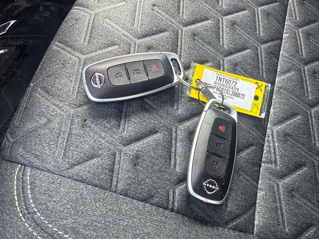 Used 2025 Nissan Kicks SV AWD/4WD image 20