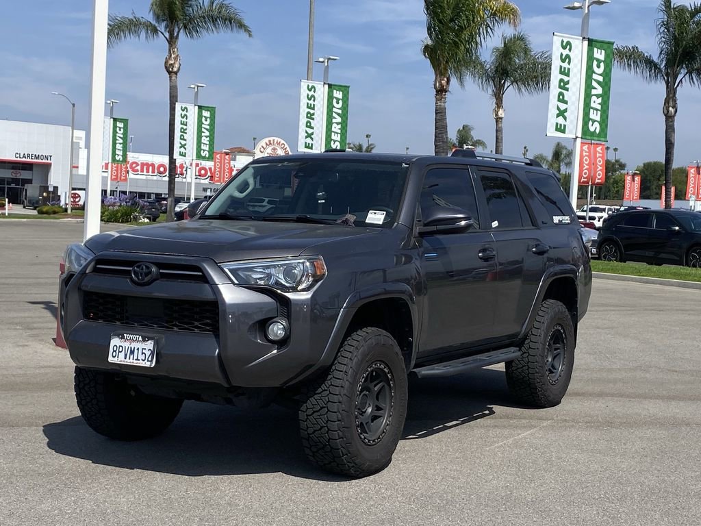 Certified 2020 Toyota 4Runner SR5 Premium w/ Moonroof Package AWD/4WD image 2