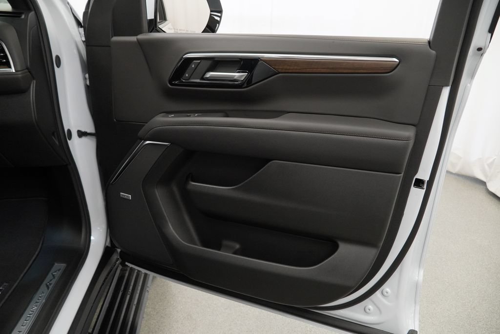 New 2026 Chevrolet Suburban High Country AWD/4WD image 30