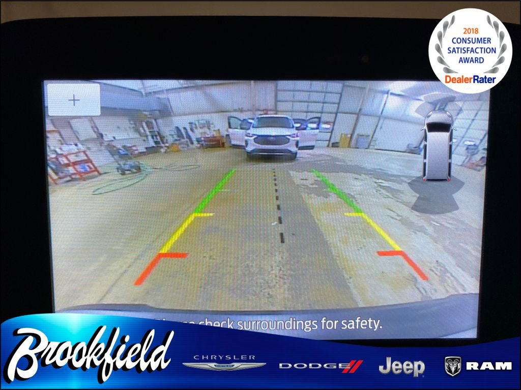 Used 2023 Ford Transit Connect XLT image 25