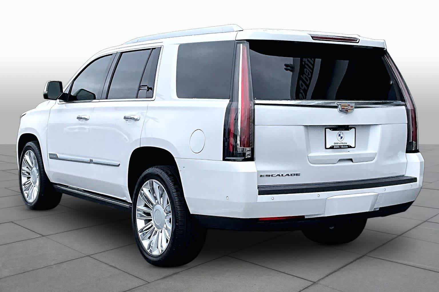Used 2020 Cadillac Escalade Platinum RWD image 11