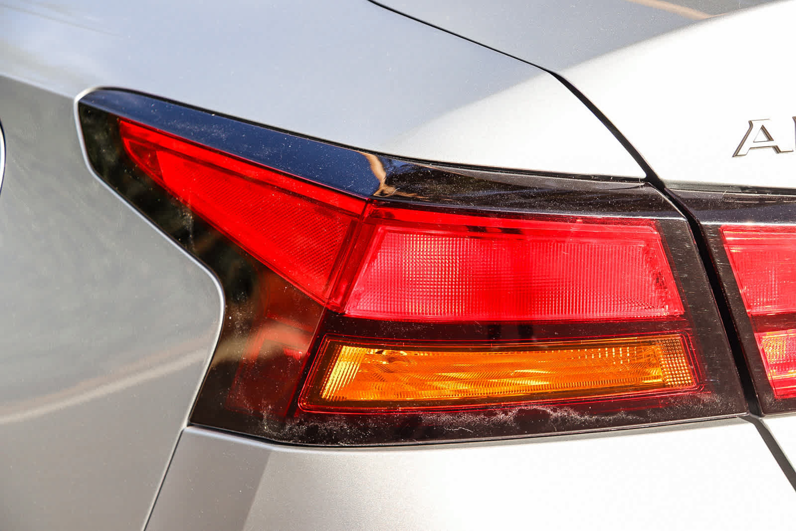 Used 2024 Nissan Altima 2.5 SV FWD image 9