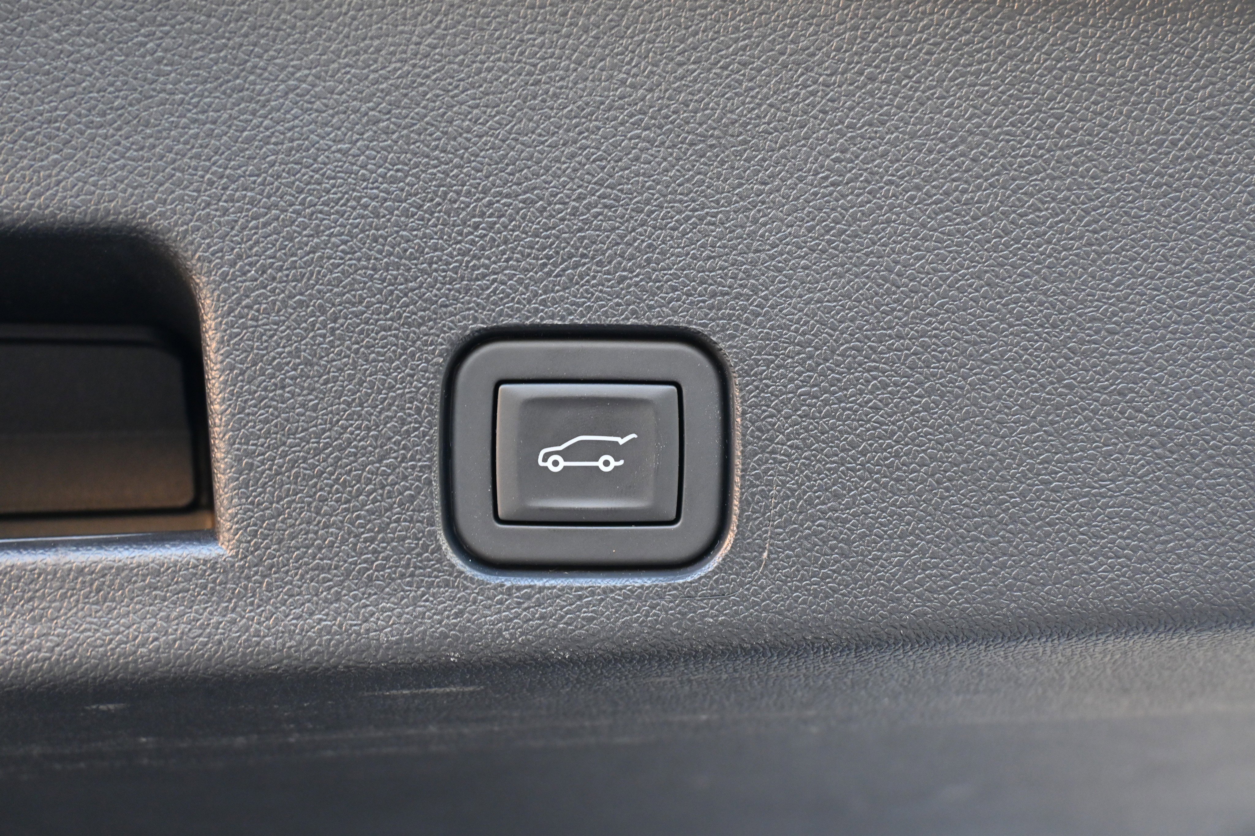 Used 2025 GMC Acadia Elevation image 20