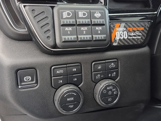 Used 2025 Chevrolet Silverado 1500 LTZ AWD/4WD image 24
