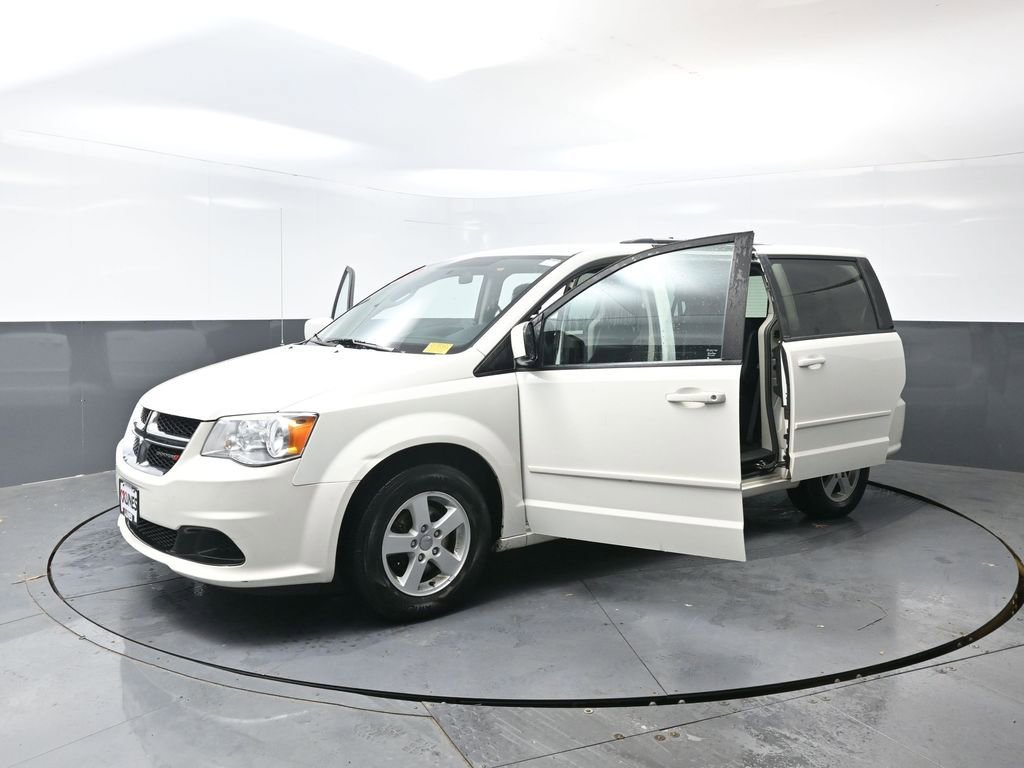 Used 2013 Dodge Grand Caravan SXT image 54