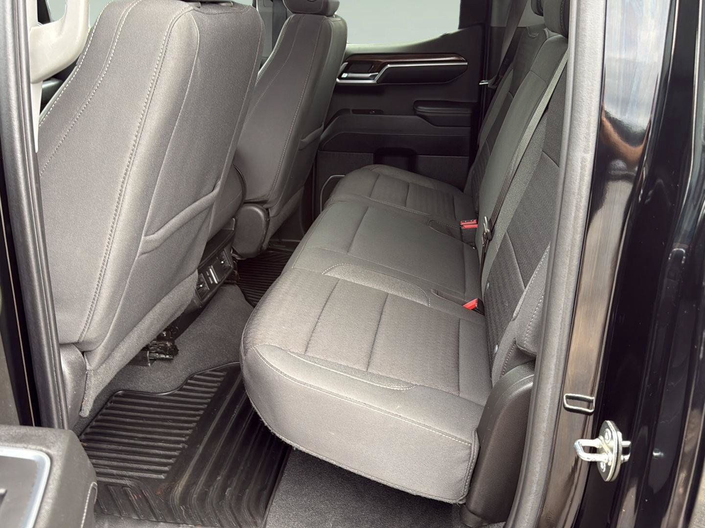Used 2023 Chevrolet Silverado 1500 LT AWD/4WD image 16