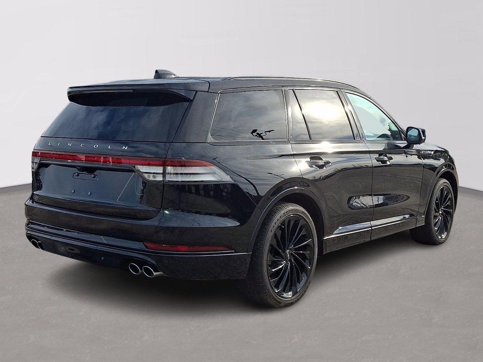 Certified 2025 Lincoln Aviator Reserve w/ Jet Appearance Package RWD image 6
