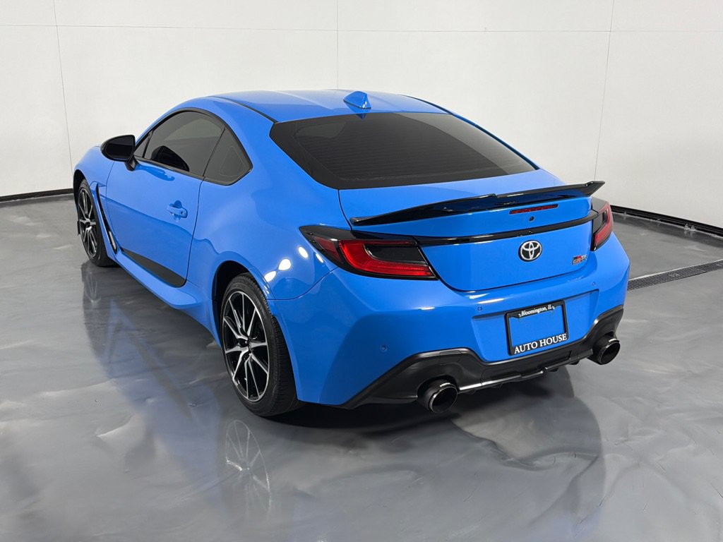 Used 2023 Toyota GR86 w/ ALL Weather Mat Package (TMS) RWD image 7