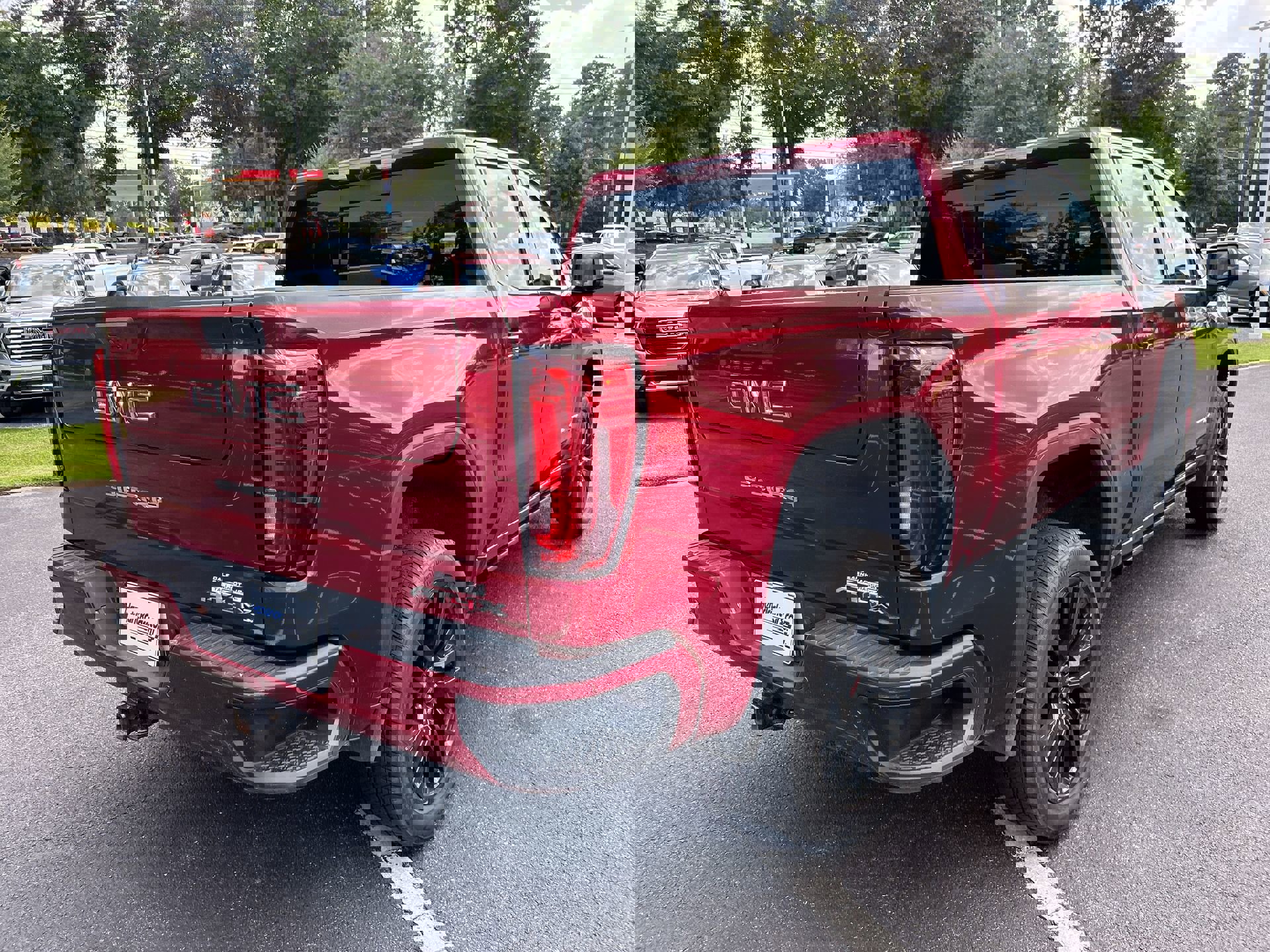 Used 2022 GMC Sierra 1500 AT4X image 9