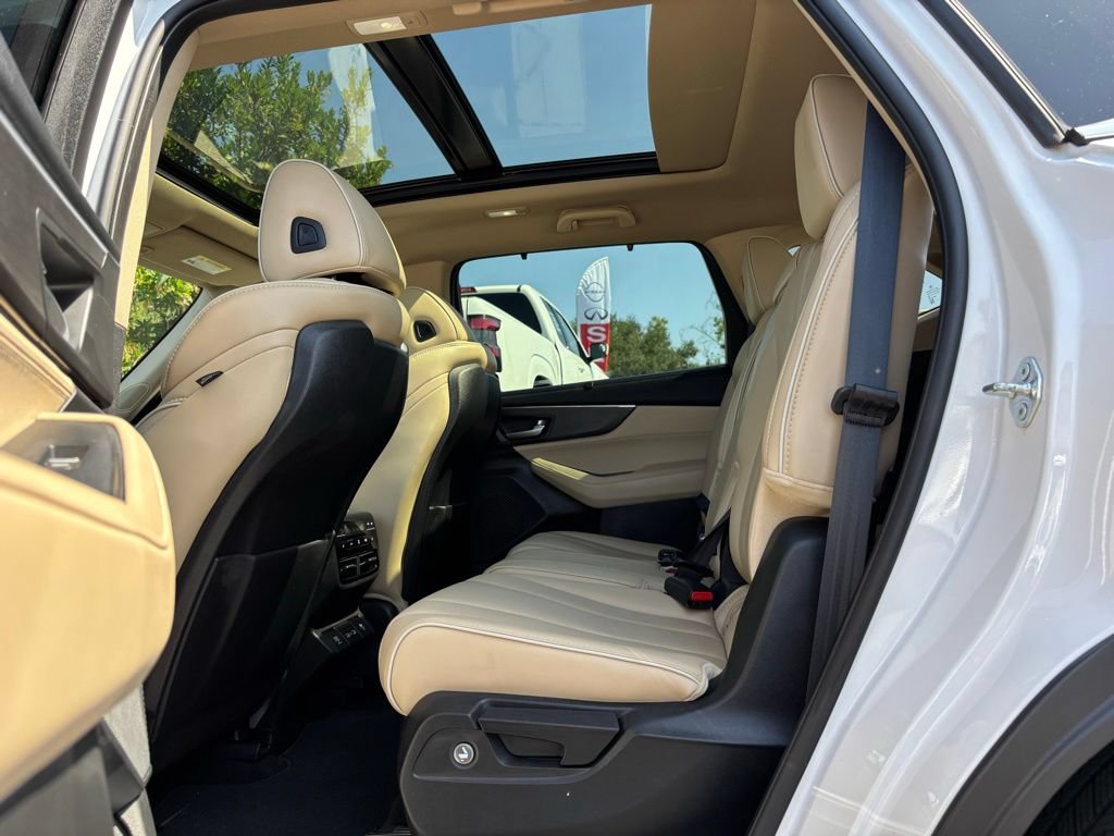 Used 2024 Acura MDX SH-AWD w/ Advance Package image 14