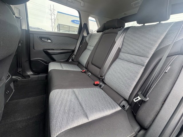 Used 2021 Nissan Rogue SV image 12