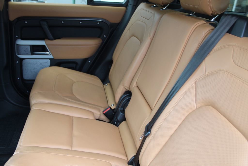 Used 2024 Land Rover Defender 130 S image 5