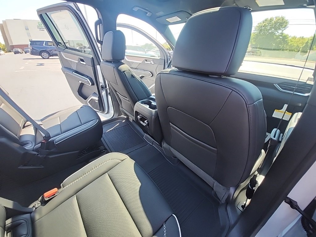 New 2026 GMC Acadia Denali w/ Super Cruise Package image 17