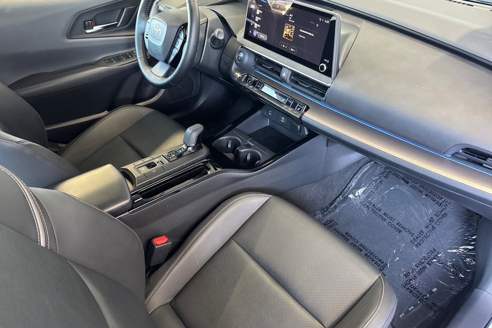 Certified 2025 Toyota Prius XLE FWD image 14