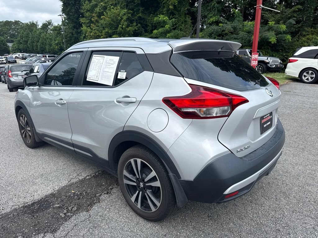 Used 2019 Nissan Kicks SR w/ SR Premium Package FWD image 4
