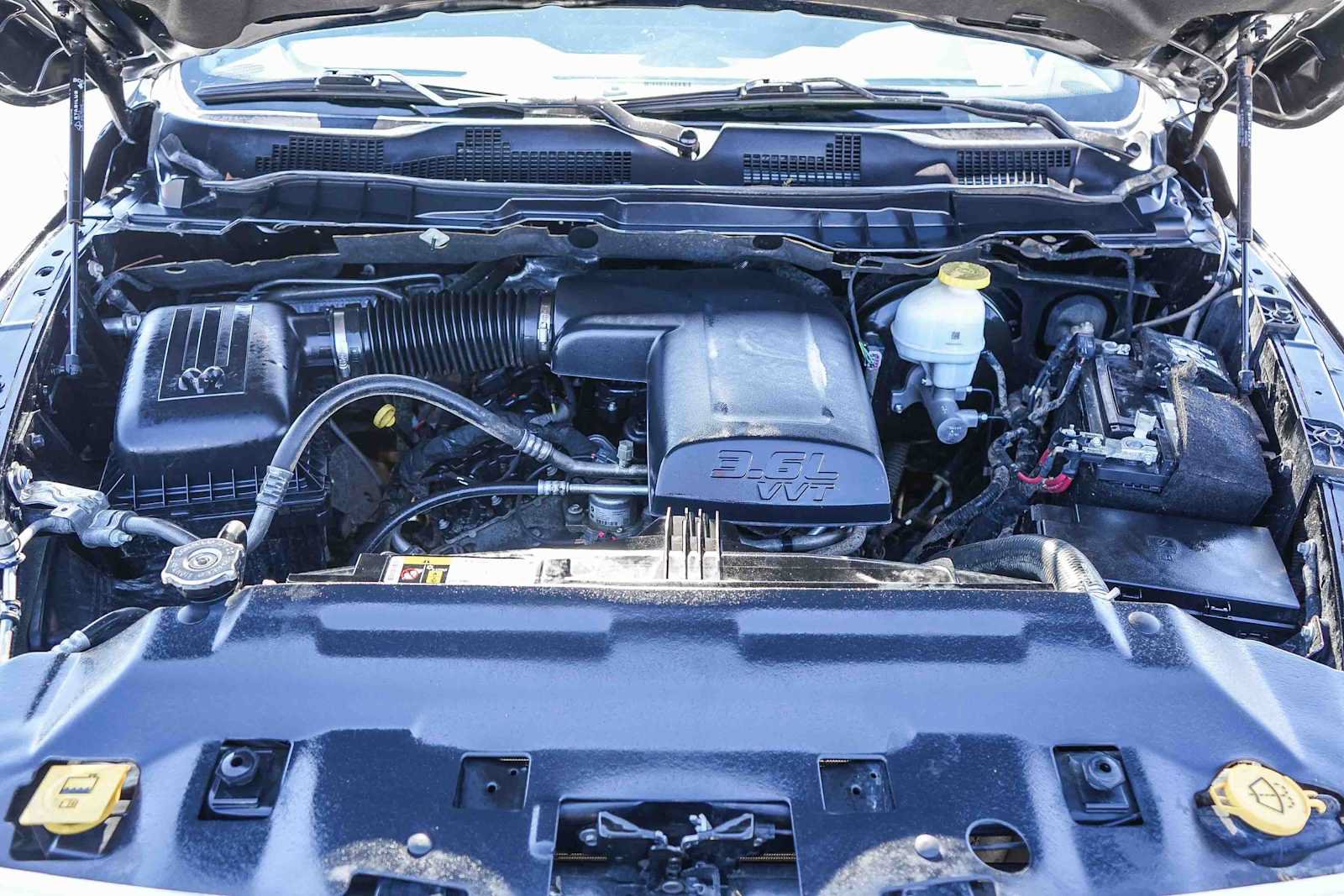 Used 2023 RAM 1500 Classic SLT w/ Trailer & Traction Group AWD/4WD image 27