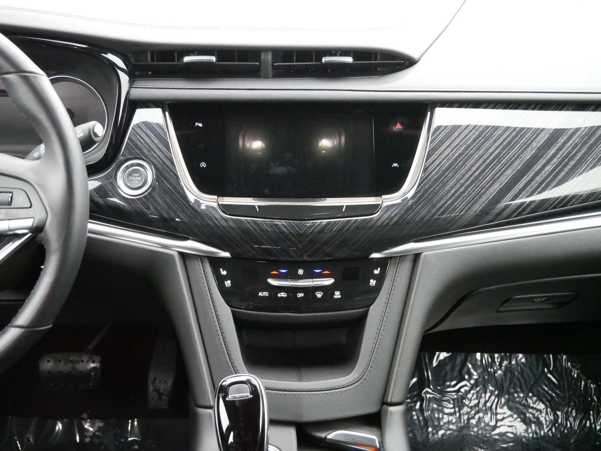 Certified 2025 Cadillac XT6 Premium Luxury image 13