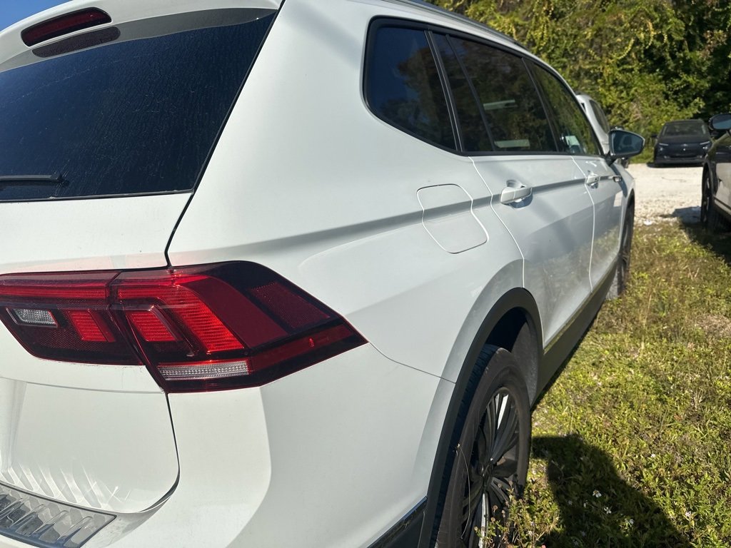 Used 2024 Volkswagen Tiguan SE image 2