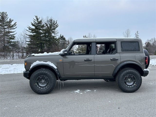New 2025 Ford Bronco Badlands image 4