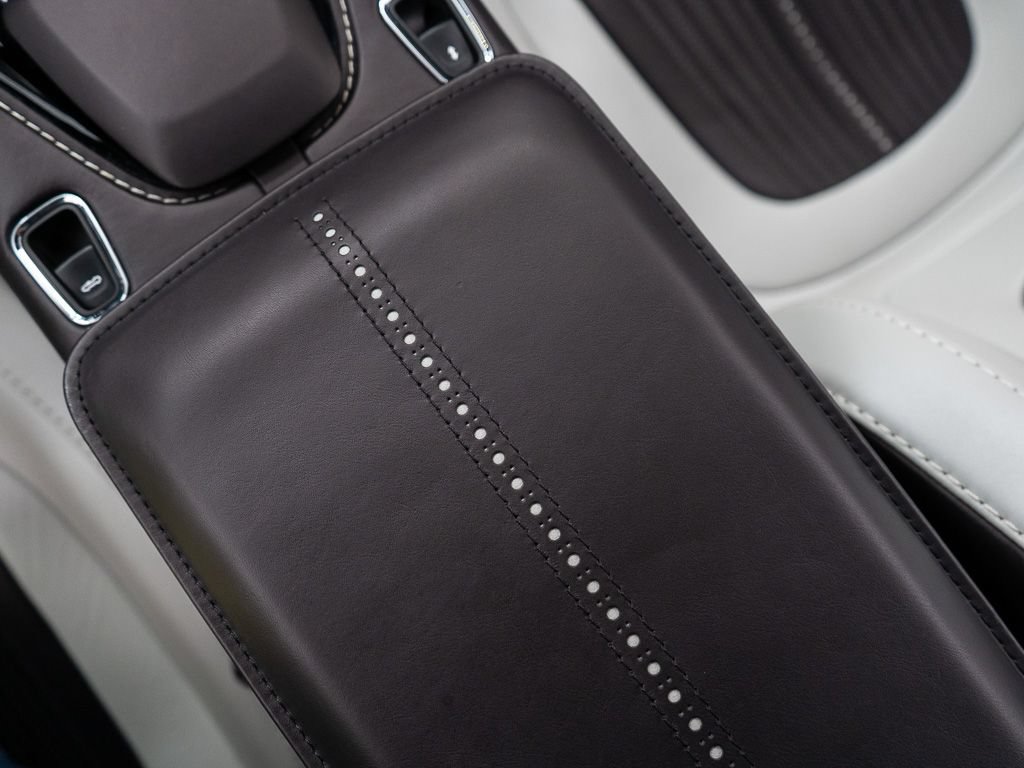 Used 2023 Aston Martin DB11 Volante RWD image 35