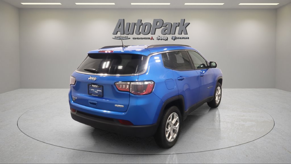 Used 2024 Jeep Compass Latitude AWD/4WD image 7