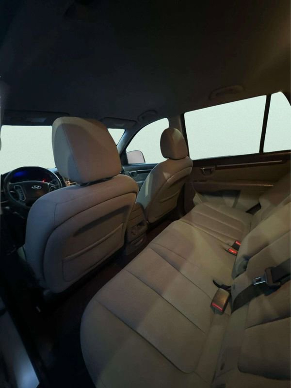 Used 2011 Hyundai Santa Fe GLS image 18