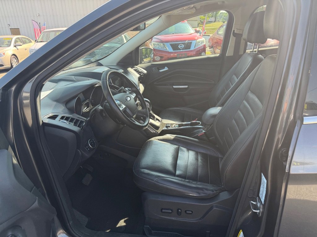 Used 2016 Ford Escape Titanium w/ Equipment Group 301A FWD image 10