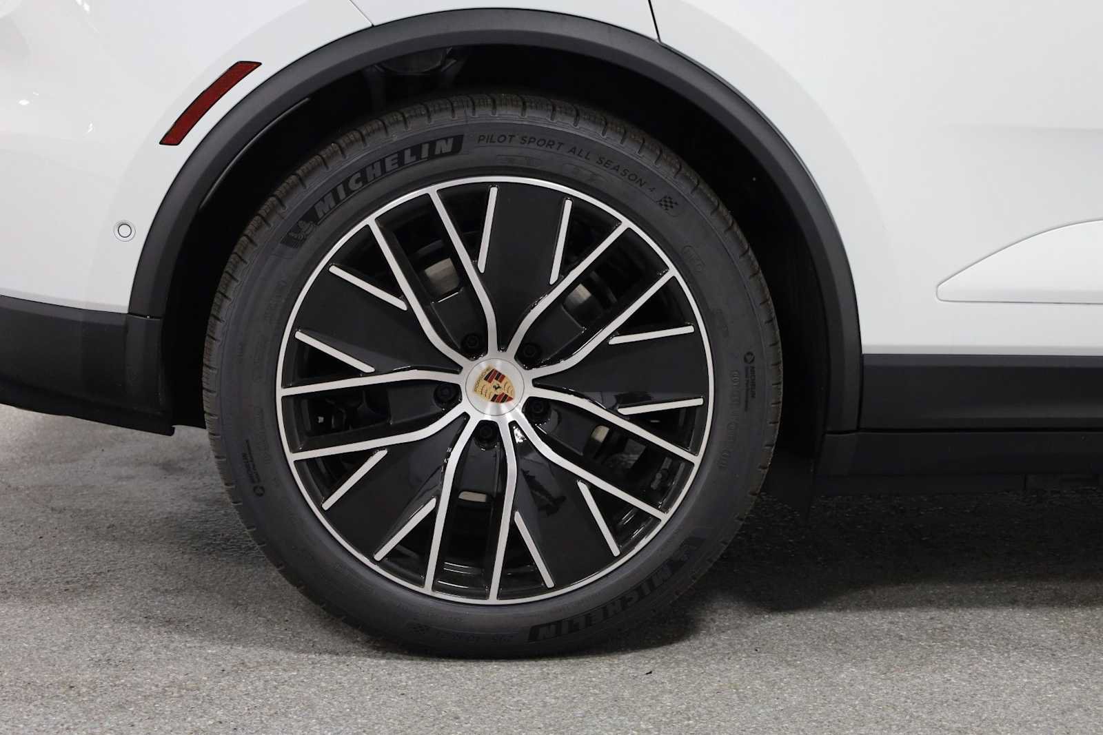 New 2026 Porsche Macan 4 Electric AWD/4WD image 36