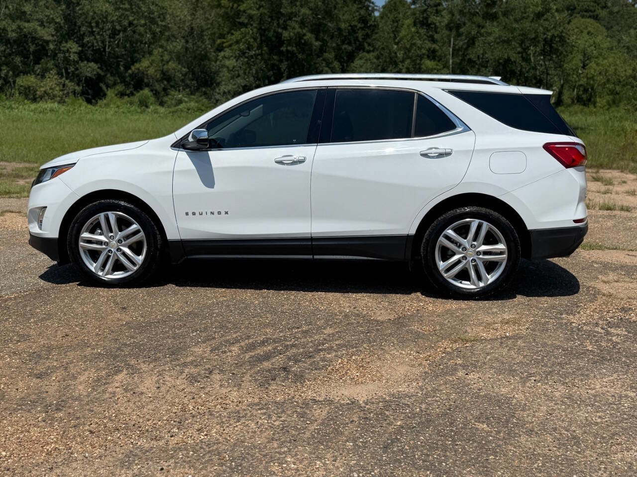 Used 2020 Chevrolet Equinox Premier image 2