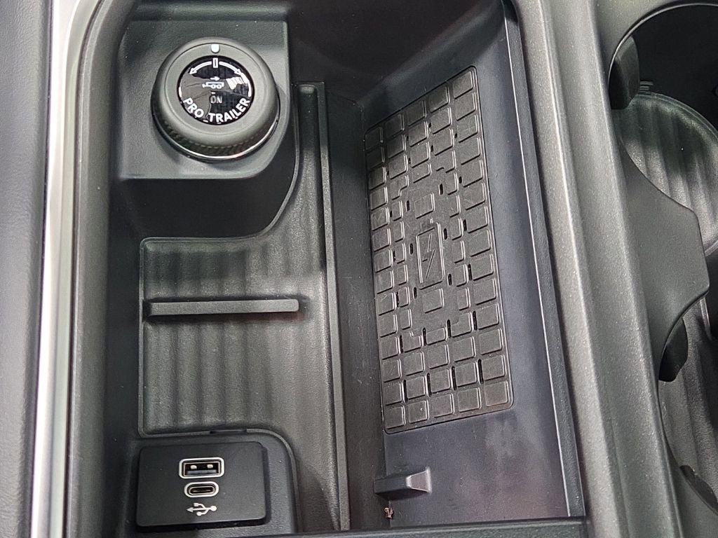 Used 2025 Ford Expedition Tremor AWD/4WD image 27
