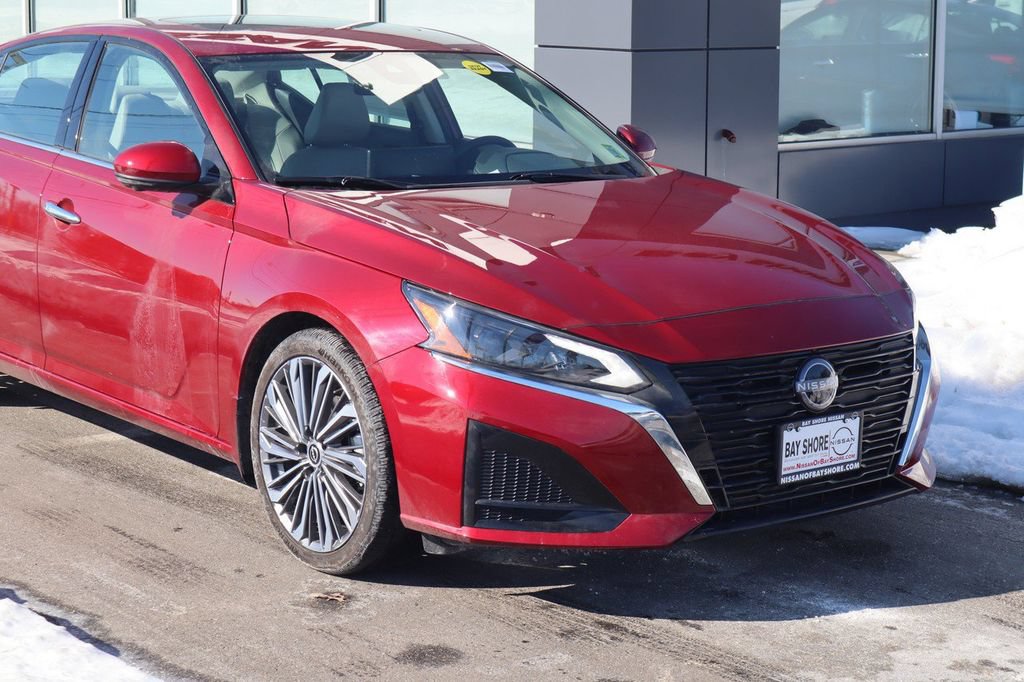 Certified 2025 Nissan Altima 2.5 SL FWD image 3