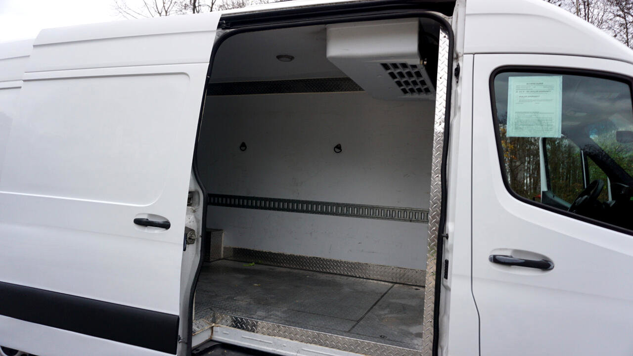 Used 2019 Freightliner Sprinter 170 image 22