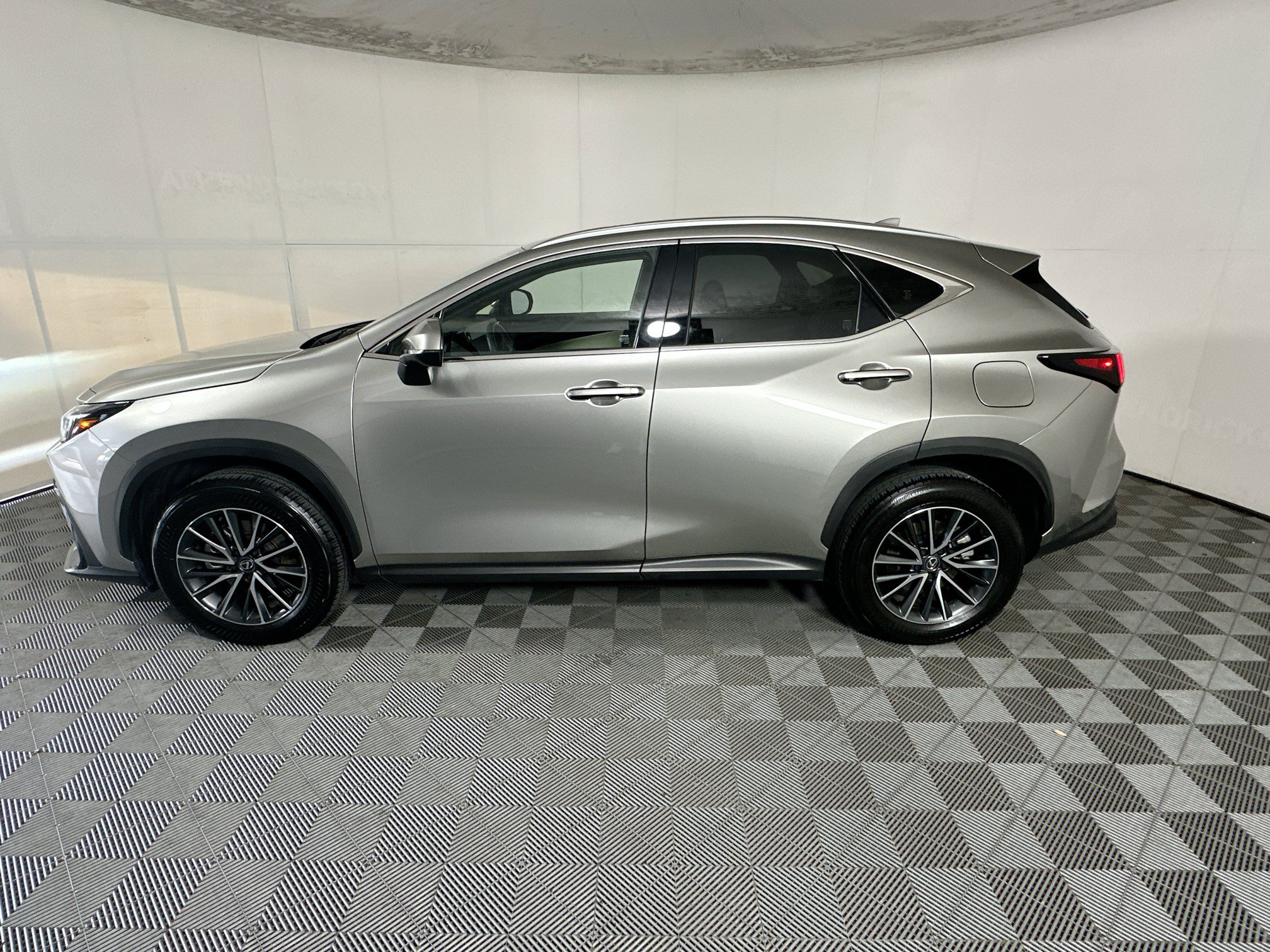 Used 2024 Lexus NX 350h AWD image 6