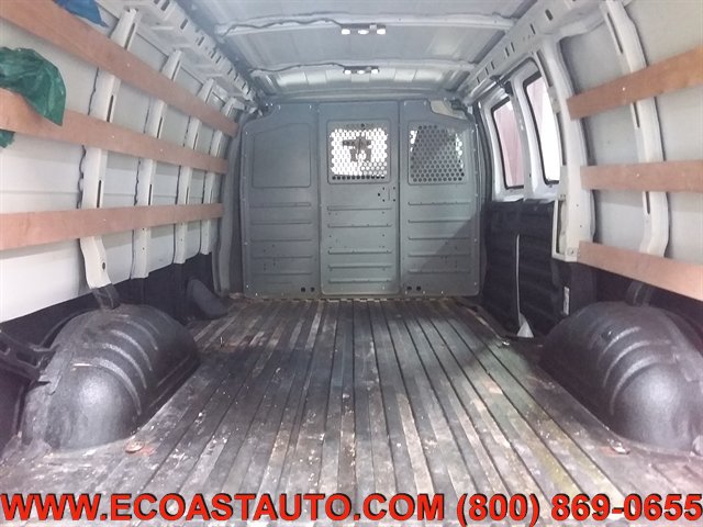 Used 2017 GMC Savana 2500 RWD image 14