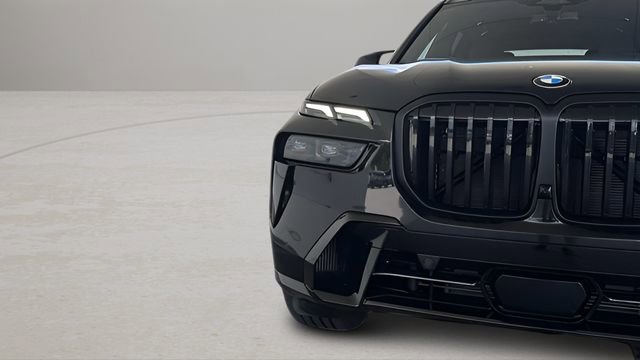Used 2026 BMW X7 M60i image 3