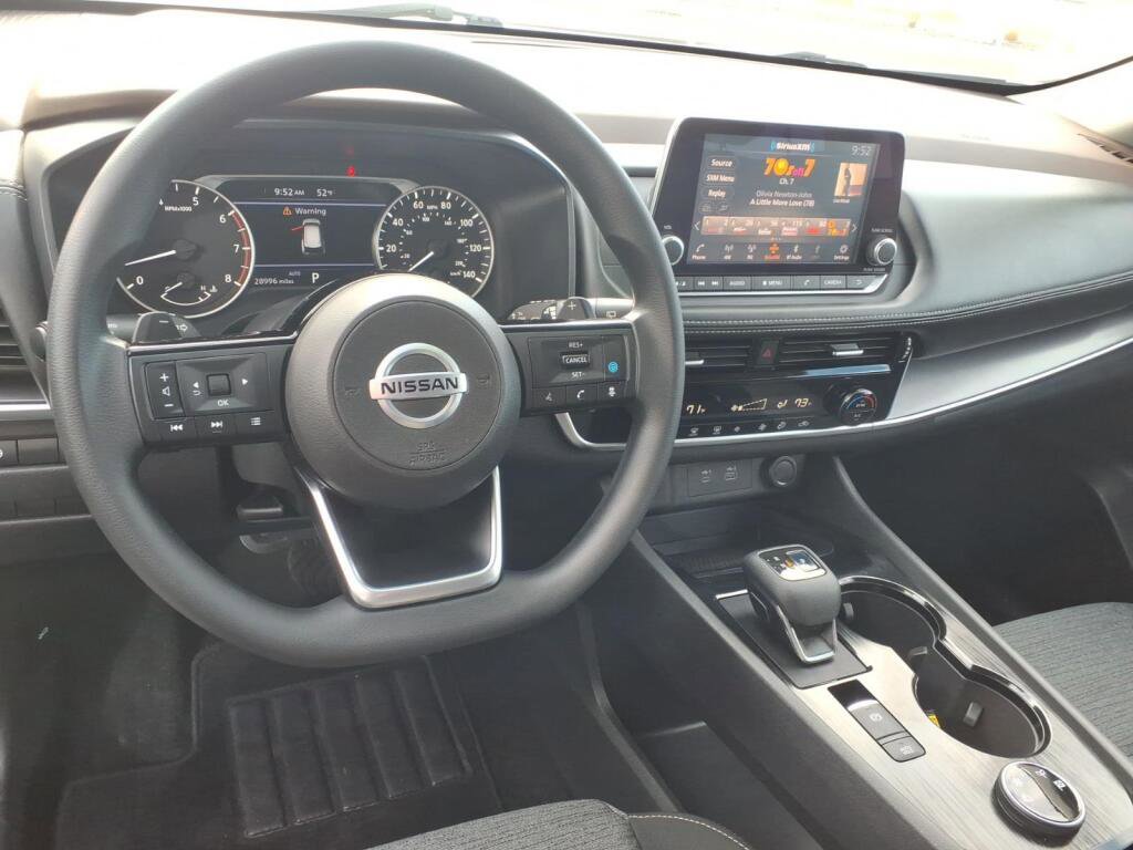 Used 2021 Nissan Rogue SV image 10