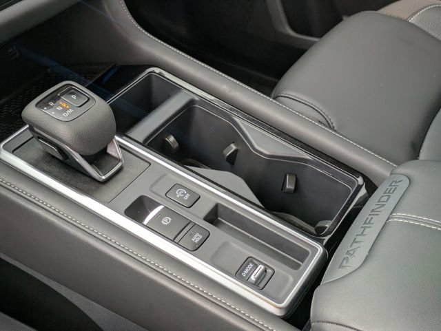 Used 2025 Nissan Pathfinder SL w/ Cargo Package FWD image 21