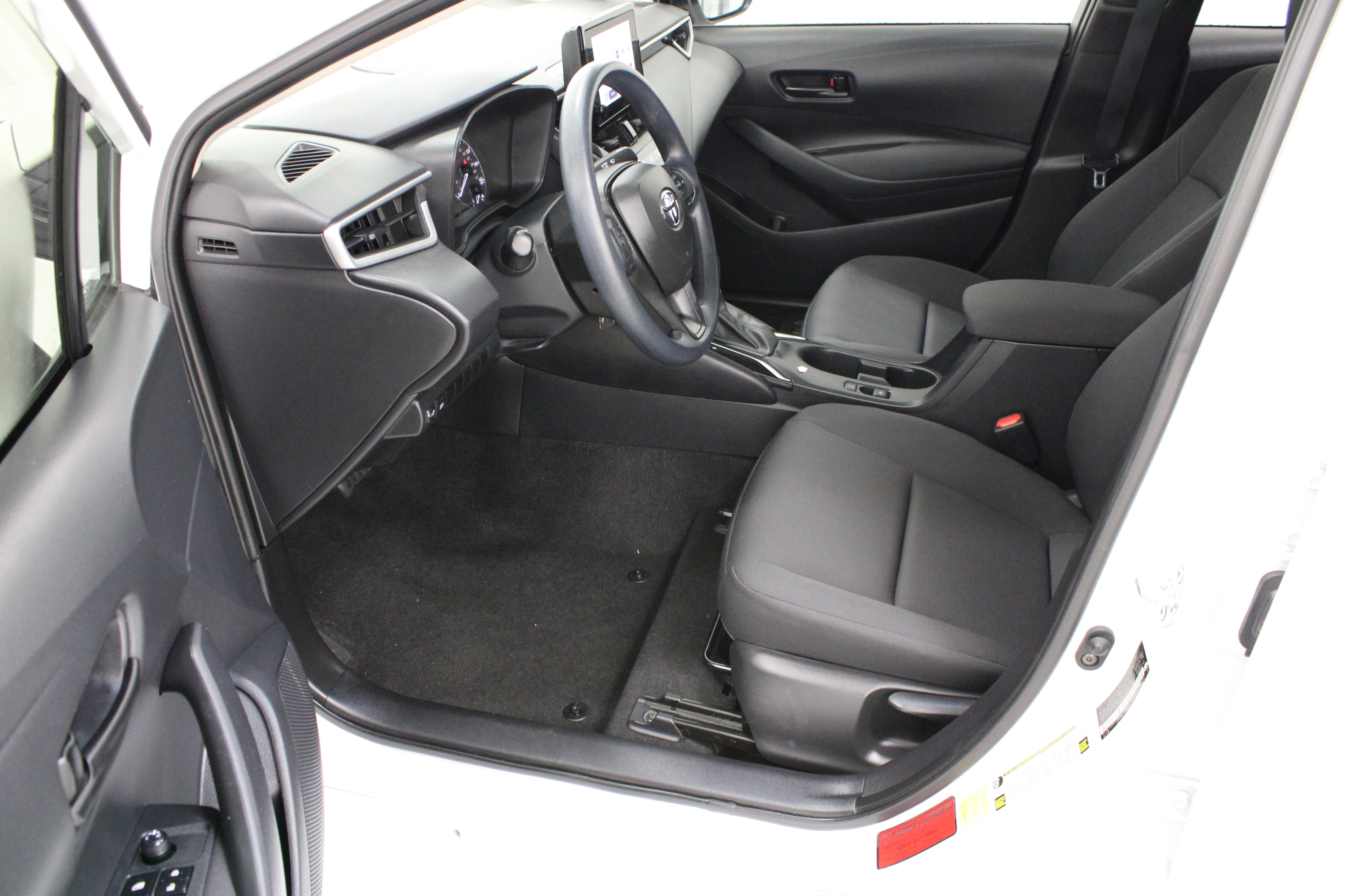 Used 2023 Toyota Corolla LE FWD image 14