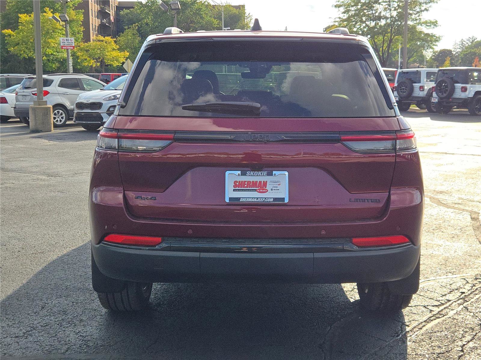 New 2025 Jeep Grand Cherokee Limited w/ Black Appearance Package image 15