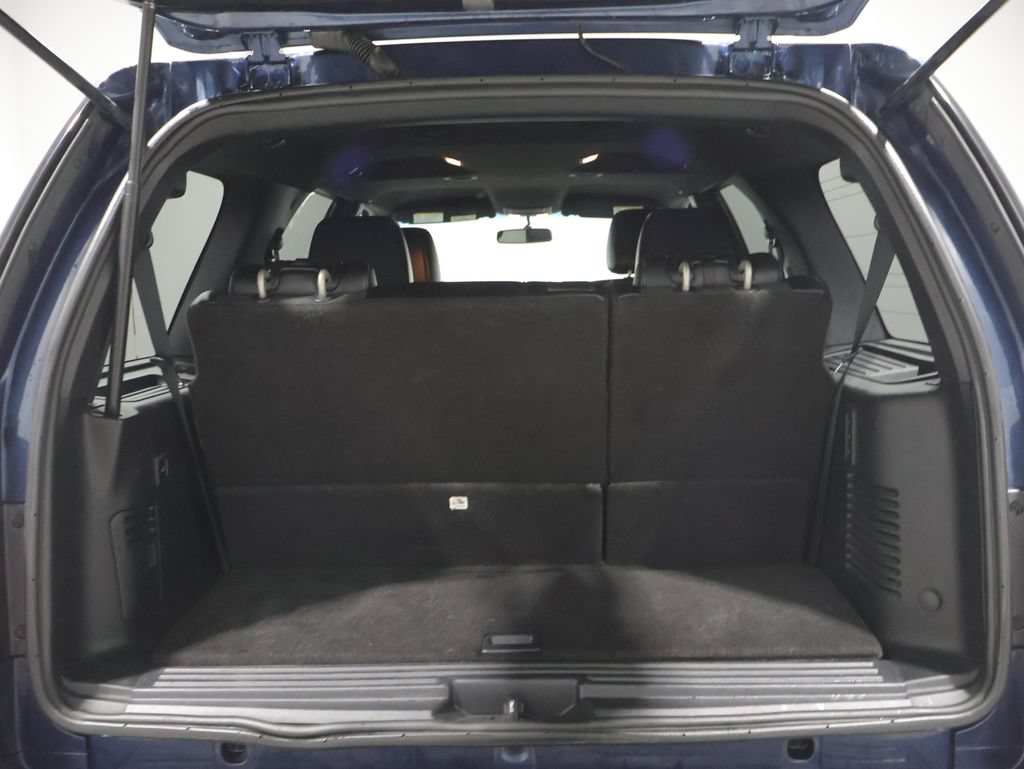 Used 2017 Ford Expedition XLT w/ Equipment Group 202A AWD/4WD image 4