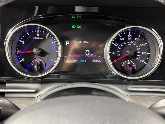 Used 2024 Kia Carnival EX FWD image 17