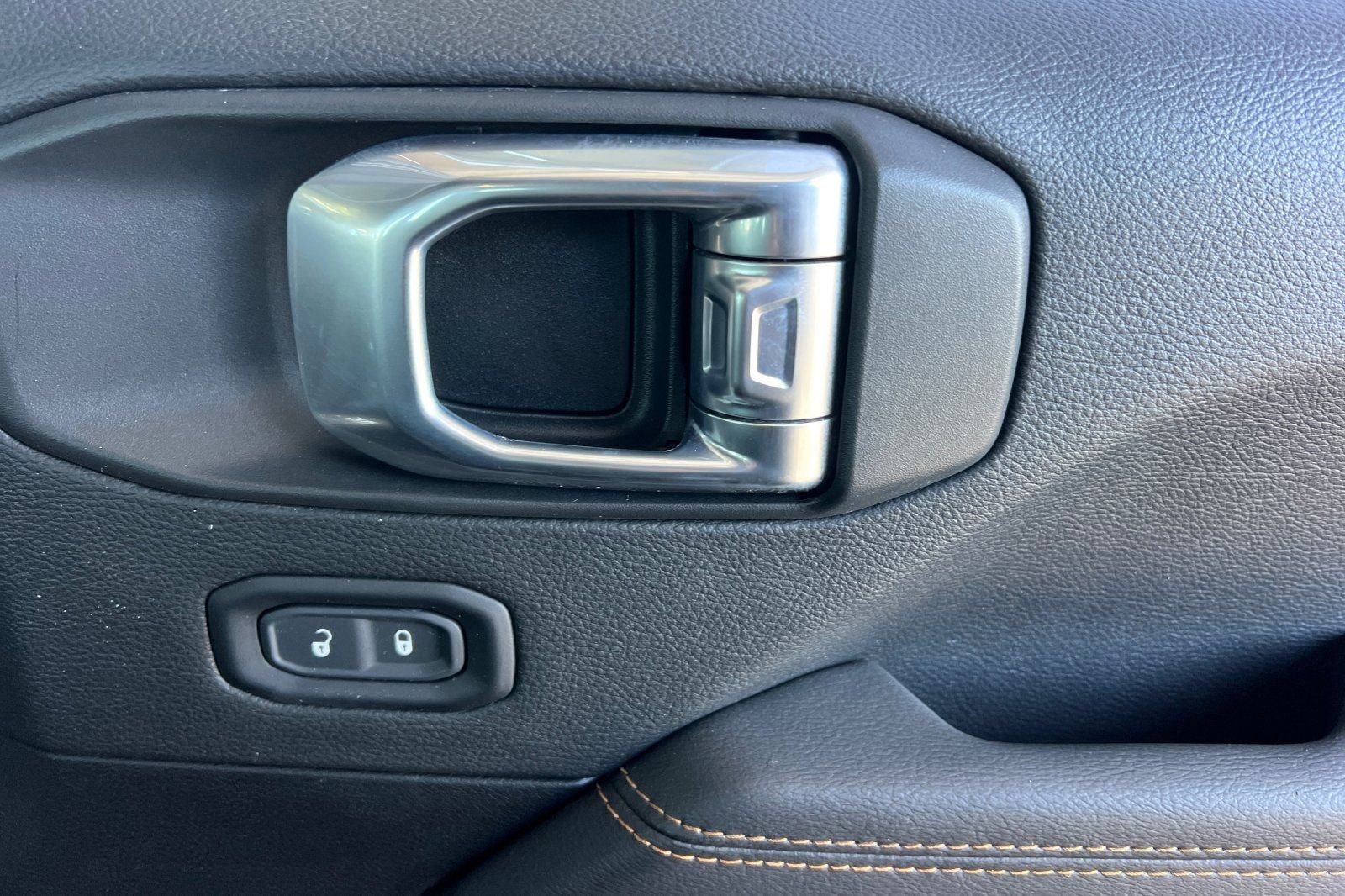 Used 2021 Jeep Wrangler Unlimited Sahara image 20